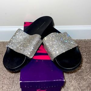 Stylish flats on the go!!